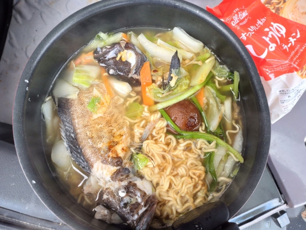 11月27日：魚出汁五目インスタントラーメン
